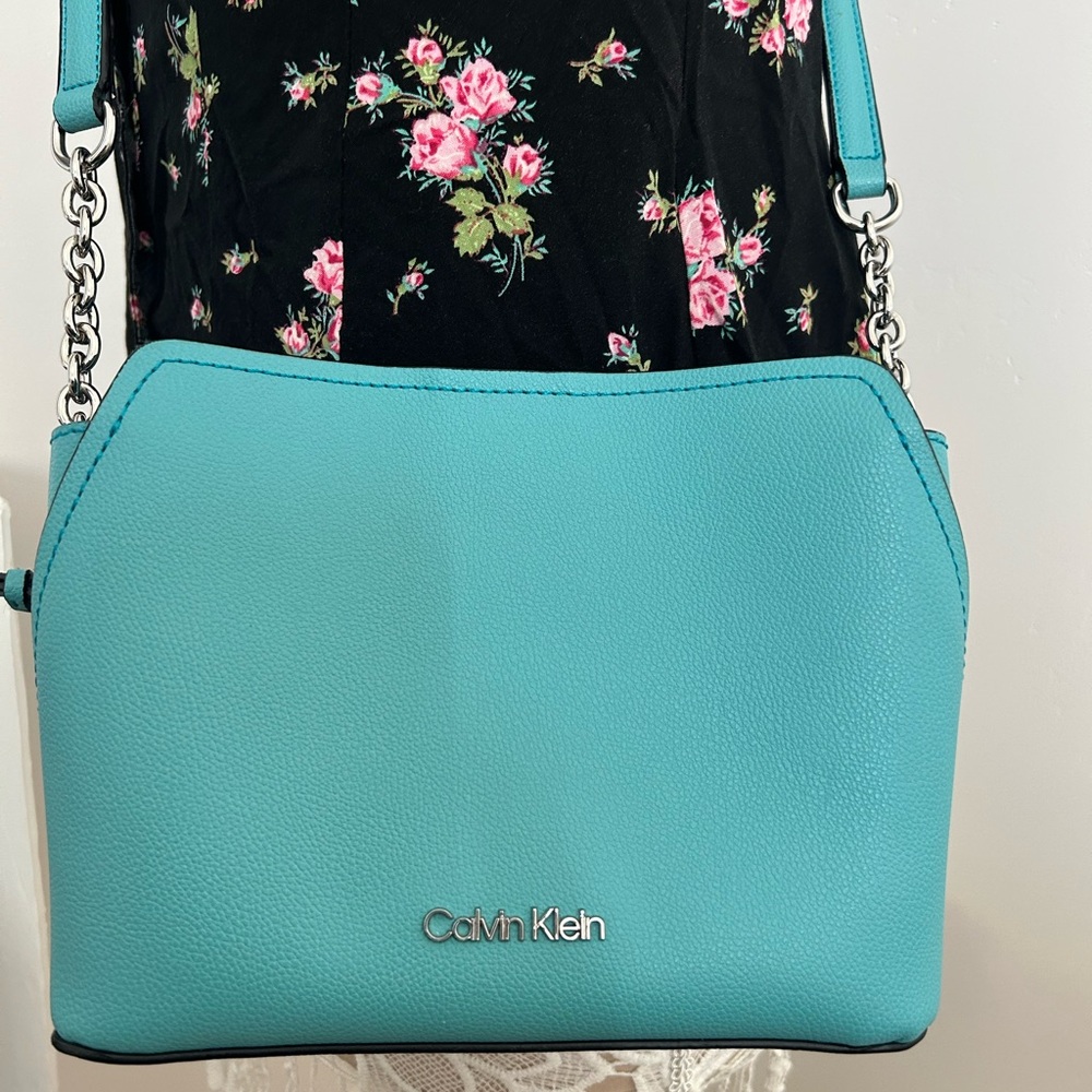Calvin Klein Hailey Crossbody EUC
